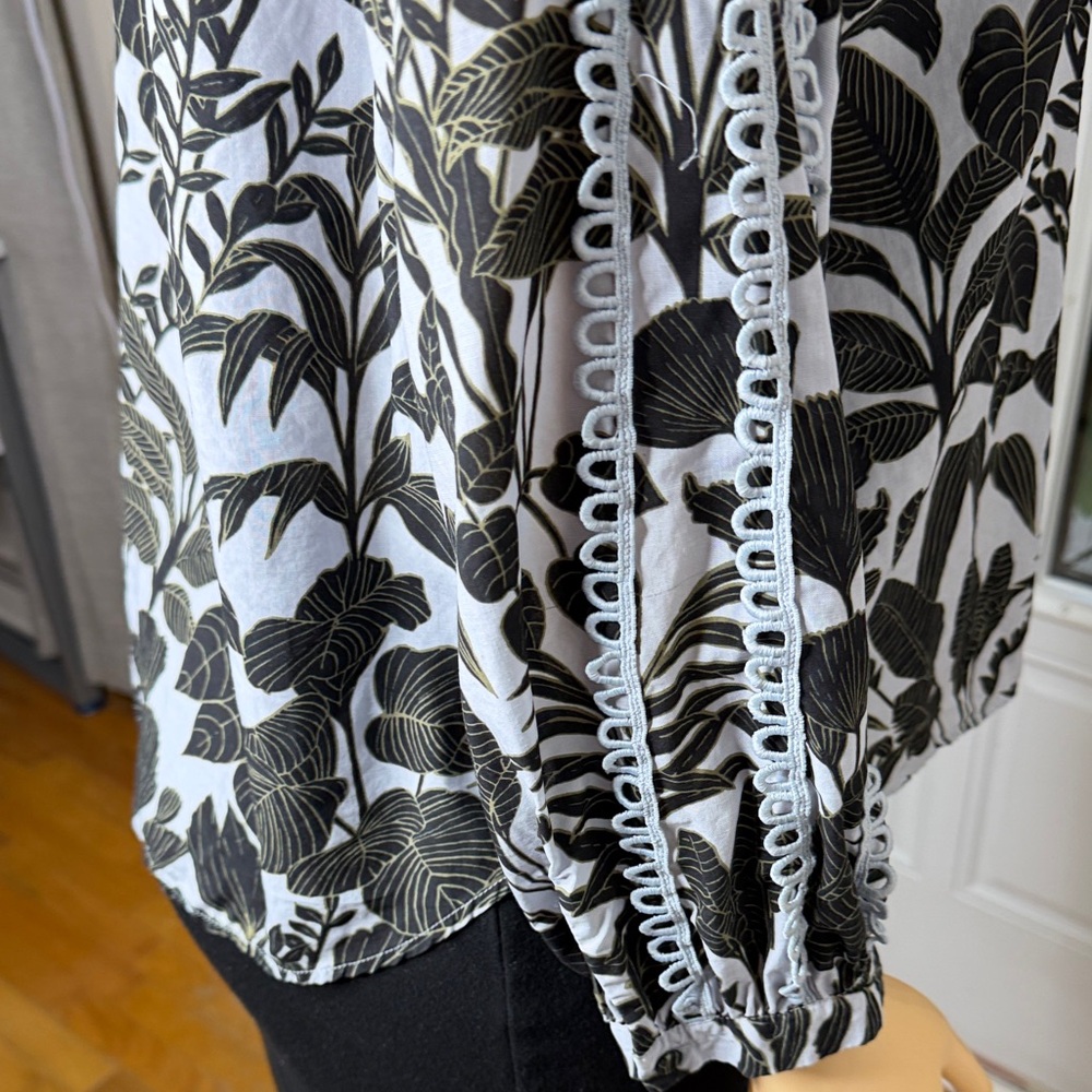 Ann Taylor Black and White Botanical Blouse - Picture 7 of 12